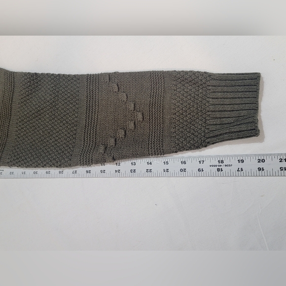 Pink Clover StitchFix Gabriel Size Medium Olive Green Mock Neck Textured Sweater - Picture 9 of 11
